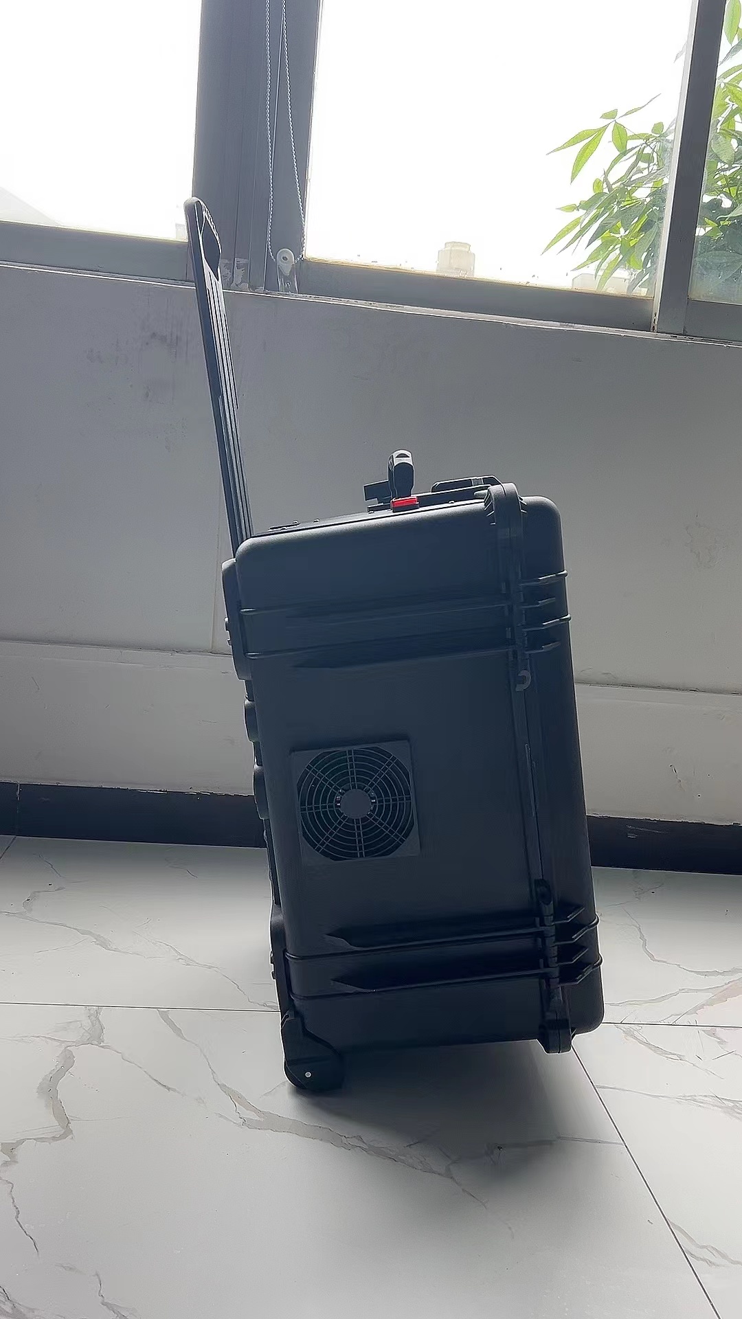 岱山手拉箱型移动通信干扰器